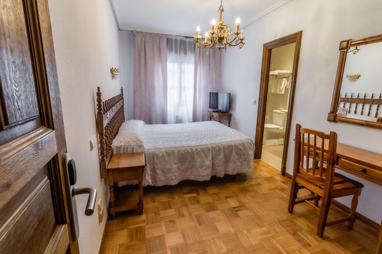 Hostal Santo Domingo De Silos Eksteriør billede