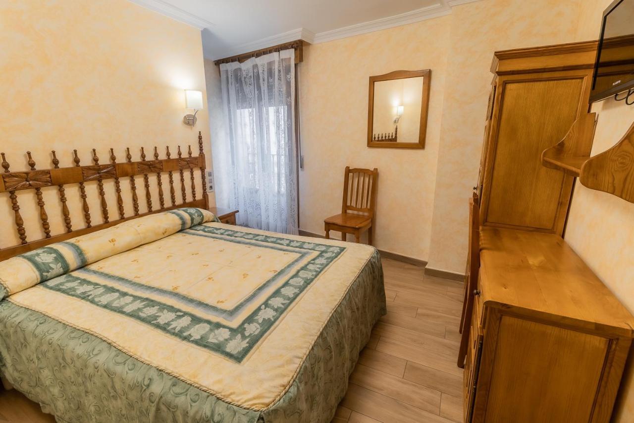 Hostal Santo Domingo De Silos Eksteriør billede